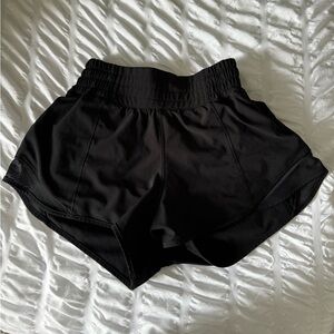 Lululemon hotty hot shorts 2.5 inch high rise